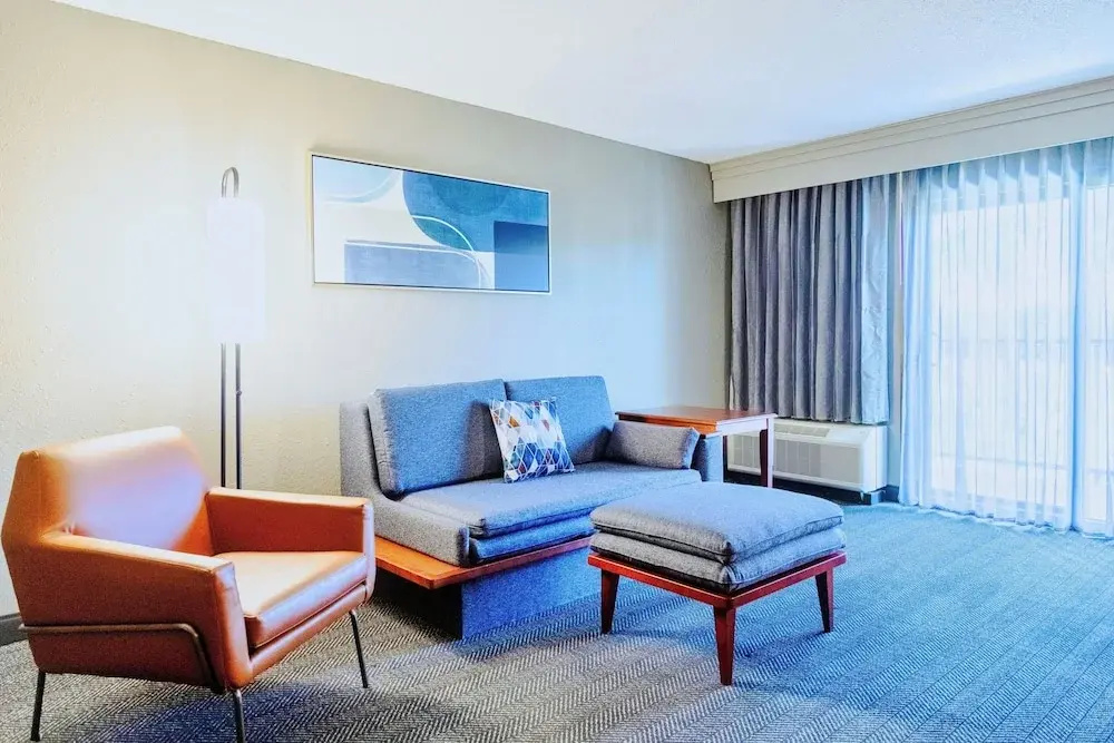 2 Bedrooms Double Suite with balcony full double bed