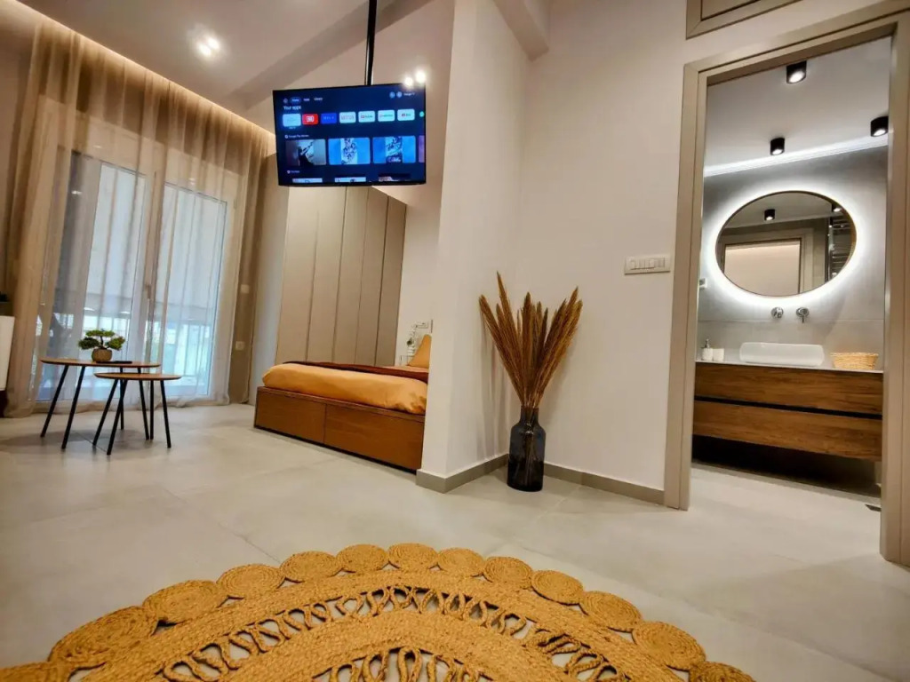 Elpis' cozy & luxury apartment - фото 11