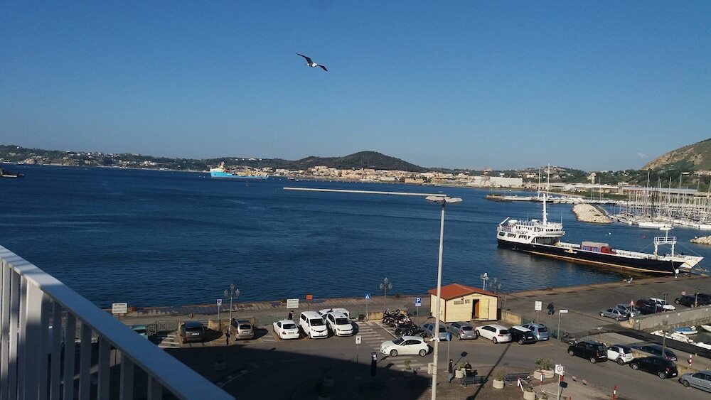 gallery_image_hidden_11