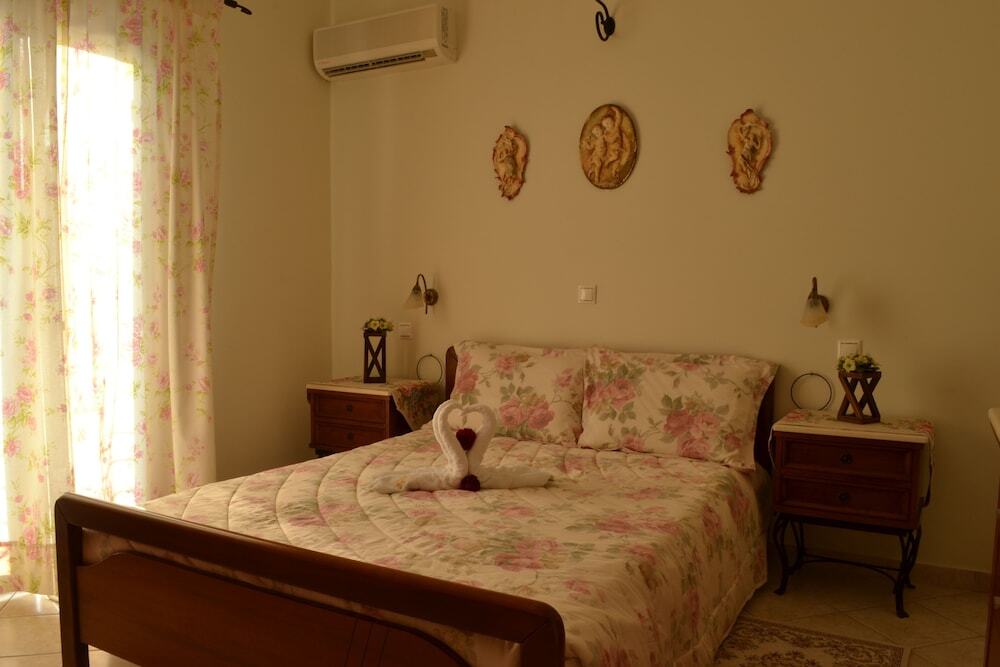 Archontiko Loukis 4 *