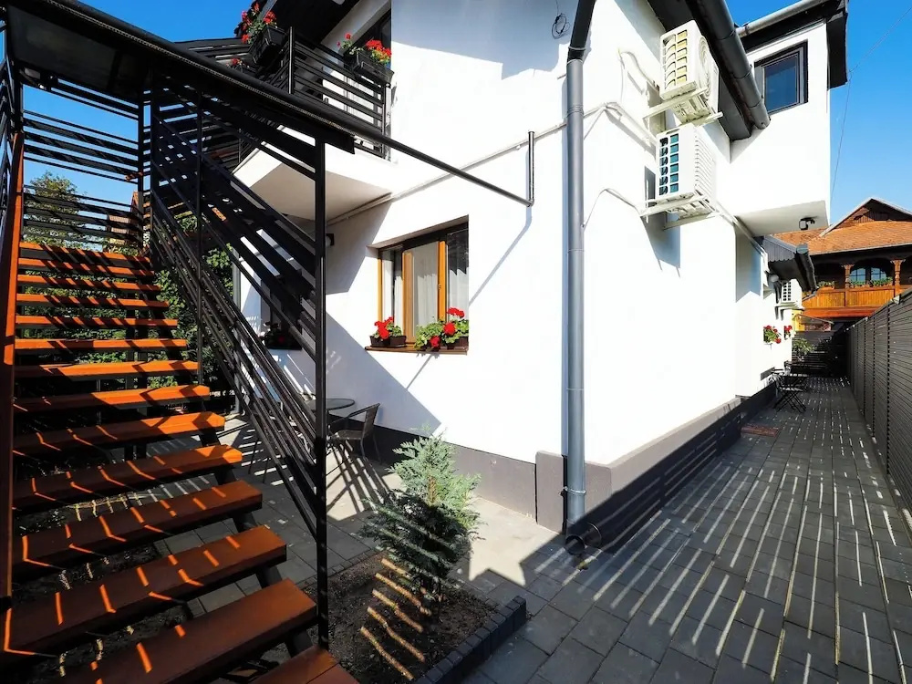Ben Apartments