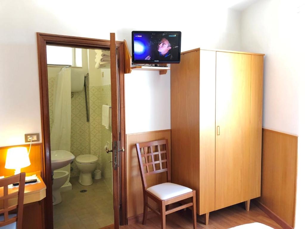 Economy Quadruple room