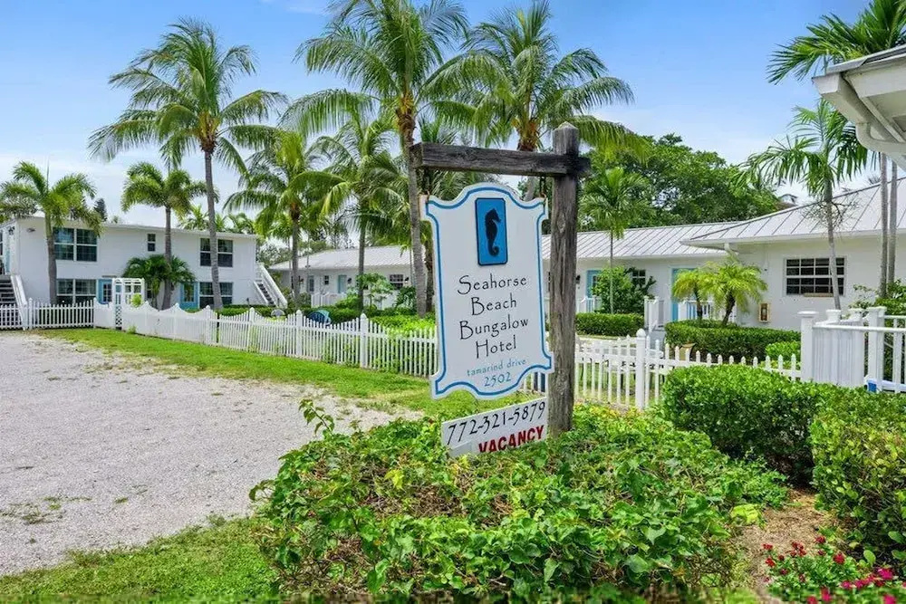 13 Queen Size Bedroom Near the Beach Pet Friendly