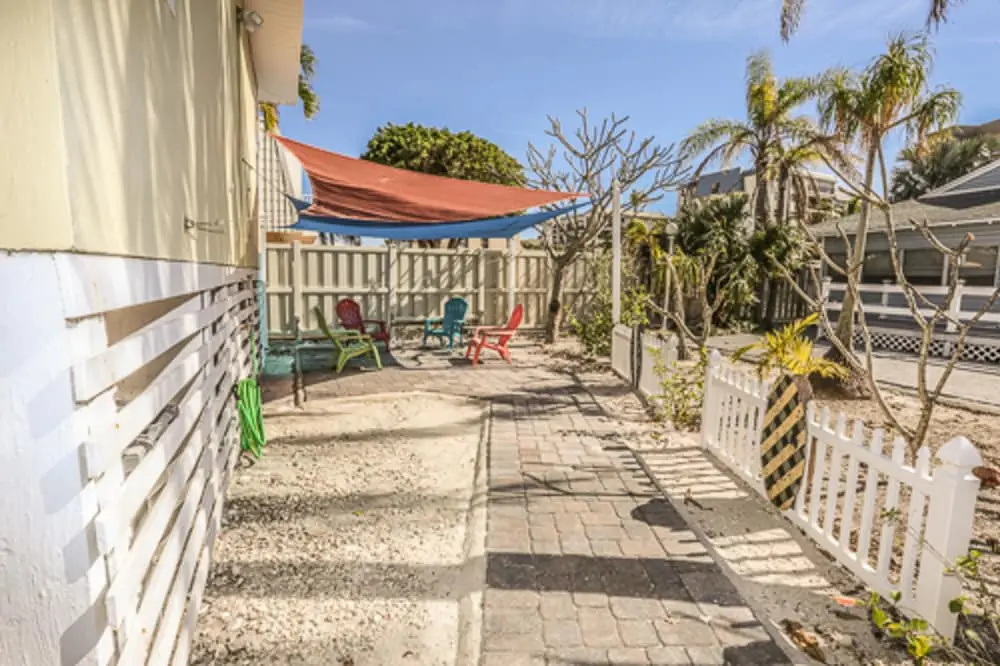 2518 Estero