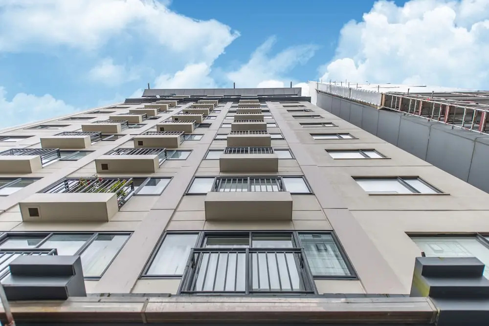 JHT - Studio, Carpark, Next to University, Skytower view