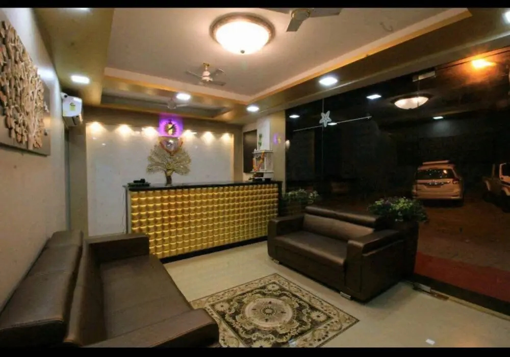 Lobby & Reception