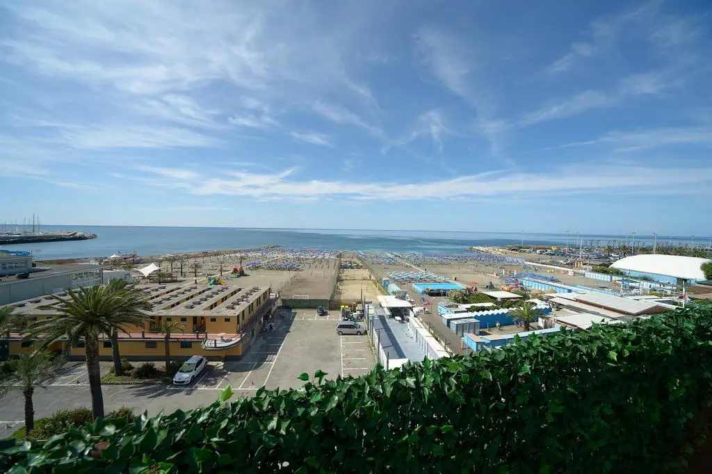 Beach & Waterfront