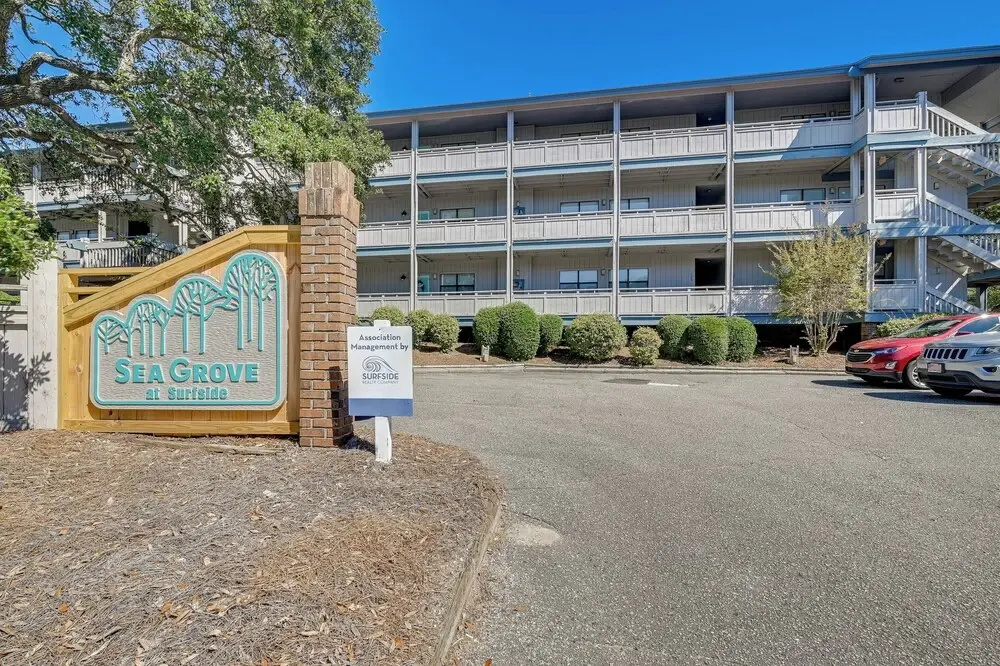 Walk to Beach: Gem w/ Balcony in Sea Grove Resort