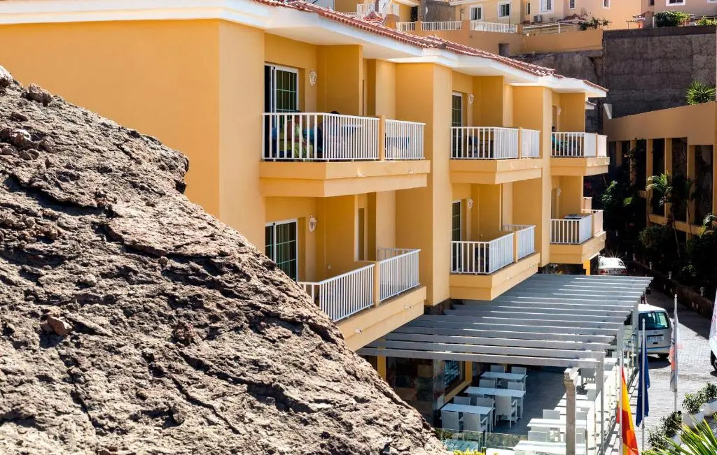 1 Bedroom Apartment with balcony