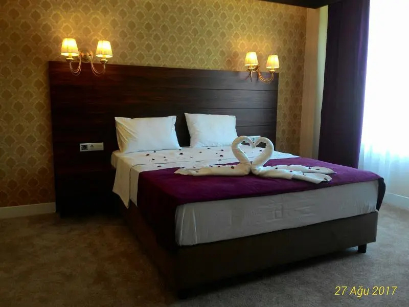 Standard Double room with balcony (full double bed)