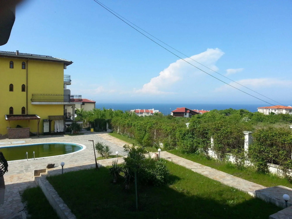 Menada Green Hills Apartments