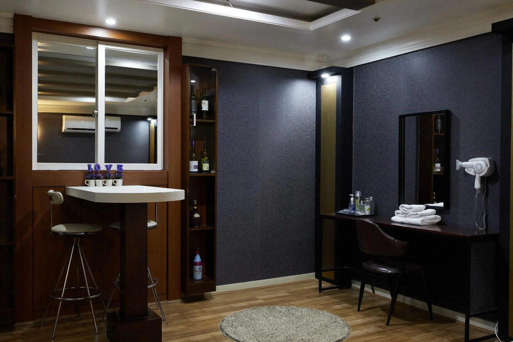 Standard Double room (full double bed)