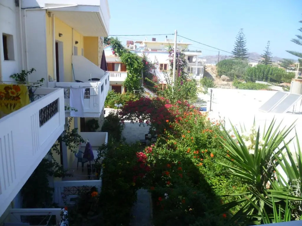 2 Bedrooms Apartment