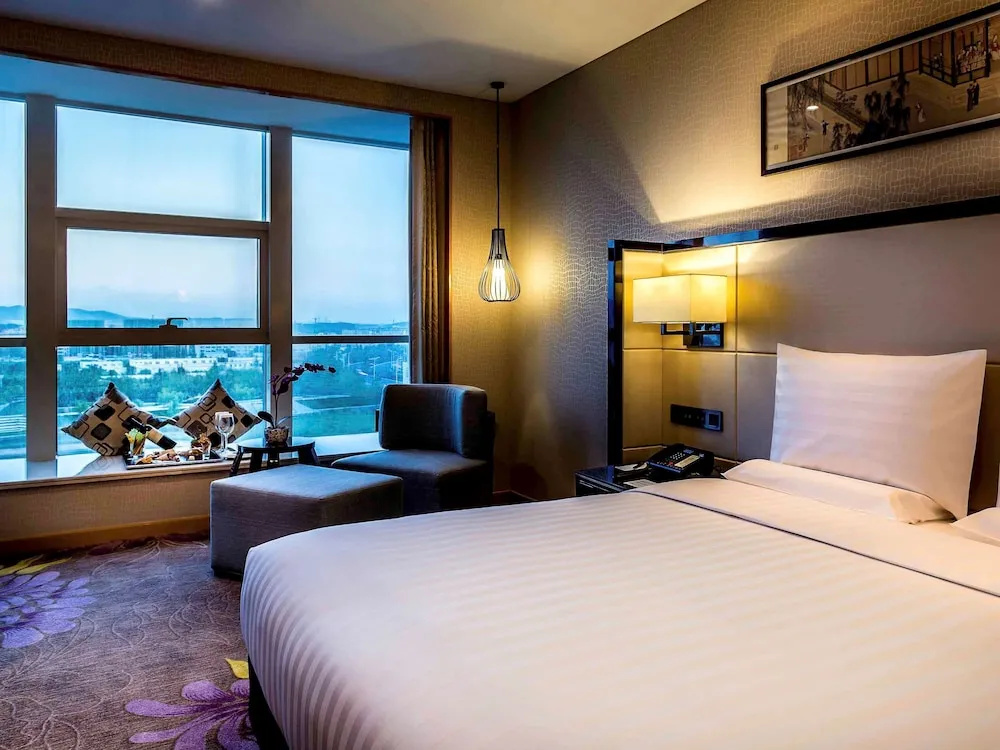 Deluxe Double Club Suite (full double bed)