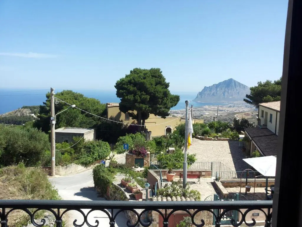 1 Bedroom Apartment with sea view