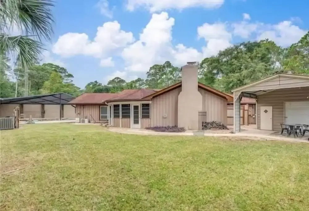 Spacious Family Home w Pool