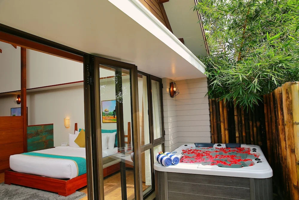 Royal Double Villa with balcony (full double bed)