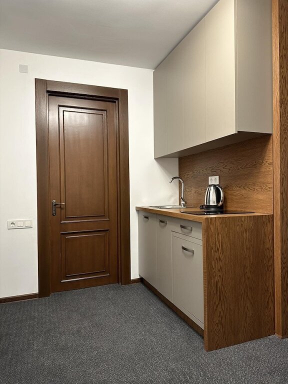 Студия в Отель R&R INN
