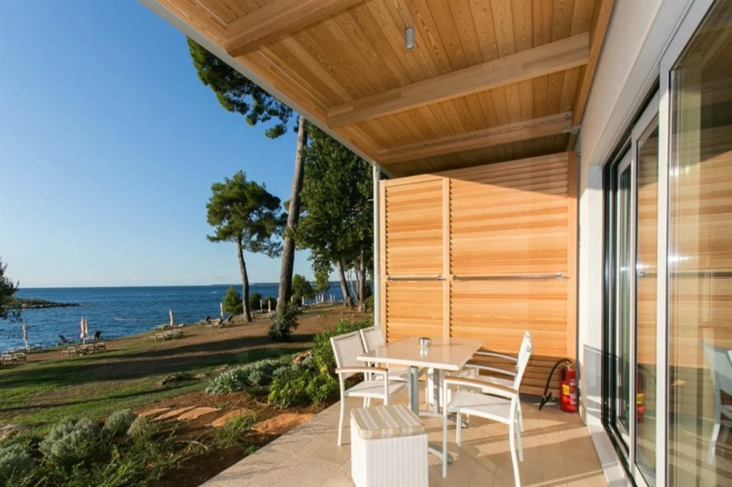 Balcony & Terrace