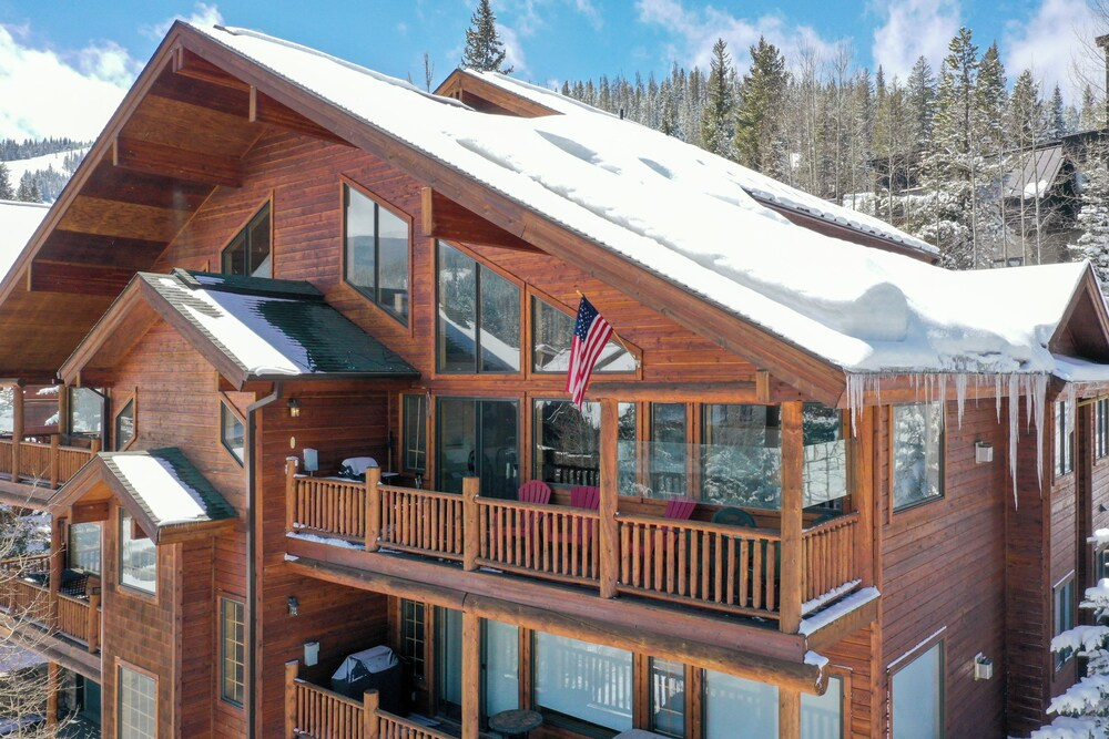 Slopeside Sanctuary - Penthouse < 1 Mi to Lifts!