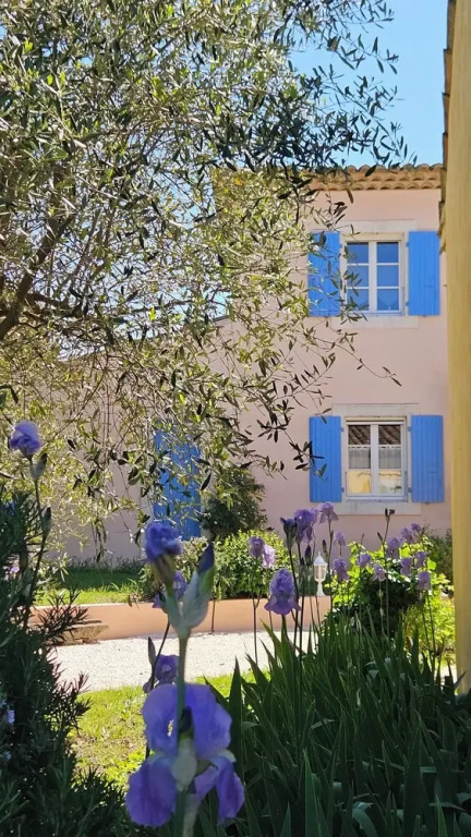 Maison d'hôtes La Ramade, 5 chambres et table d'hôtes en Provence (12 pers)