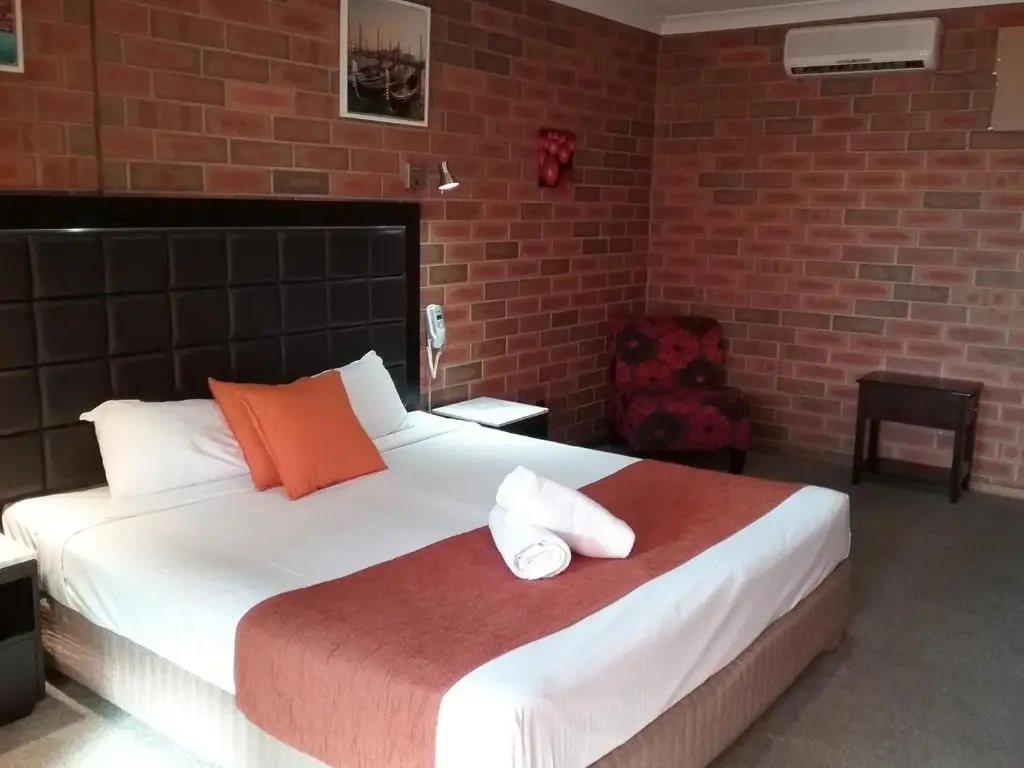 Deluxe Double room (full double bed)