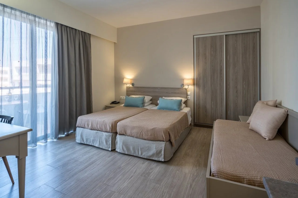 Icarus Suites & Apartments