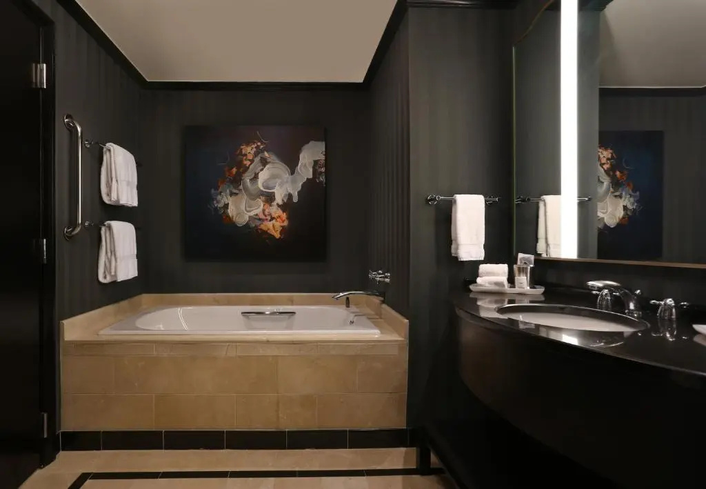 Premium Quadruple room with city view