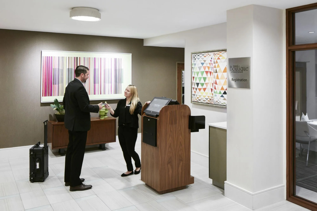 Lobby & Reception