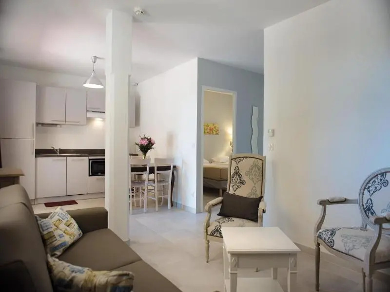 Appartements Des Joncas — 5