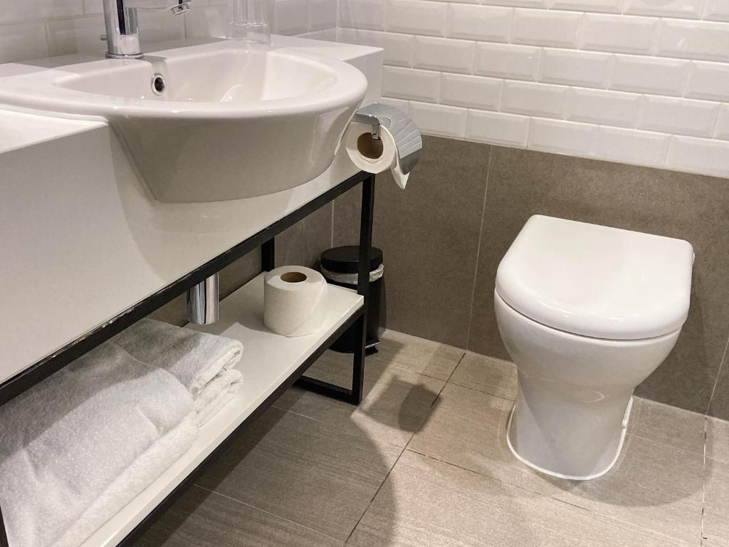 Отель Aerotel London Heathrow Airport Terminal 2-3 в Лондоне