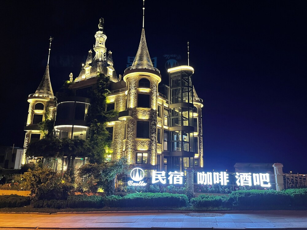 Bay Four Seasons Castle Hotel