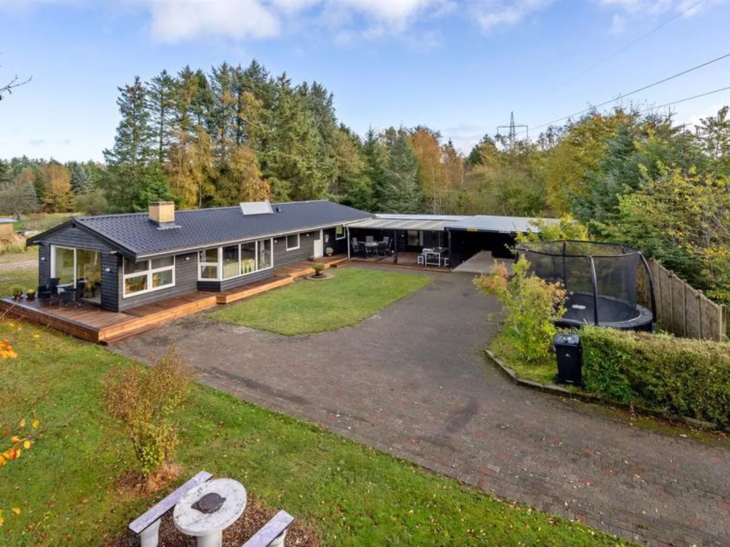 "Alida" - 1.1km from the sea in NE Jutland