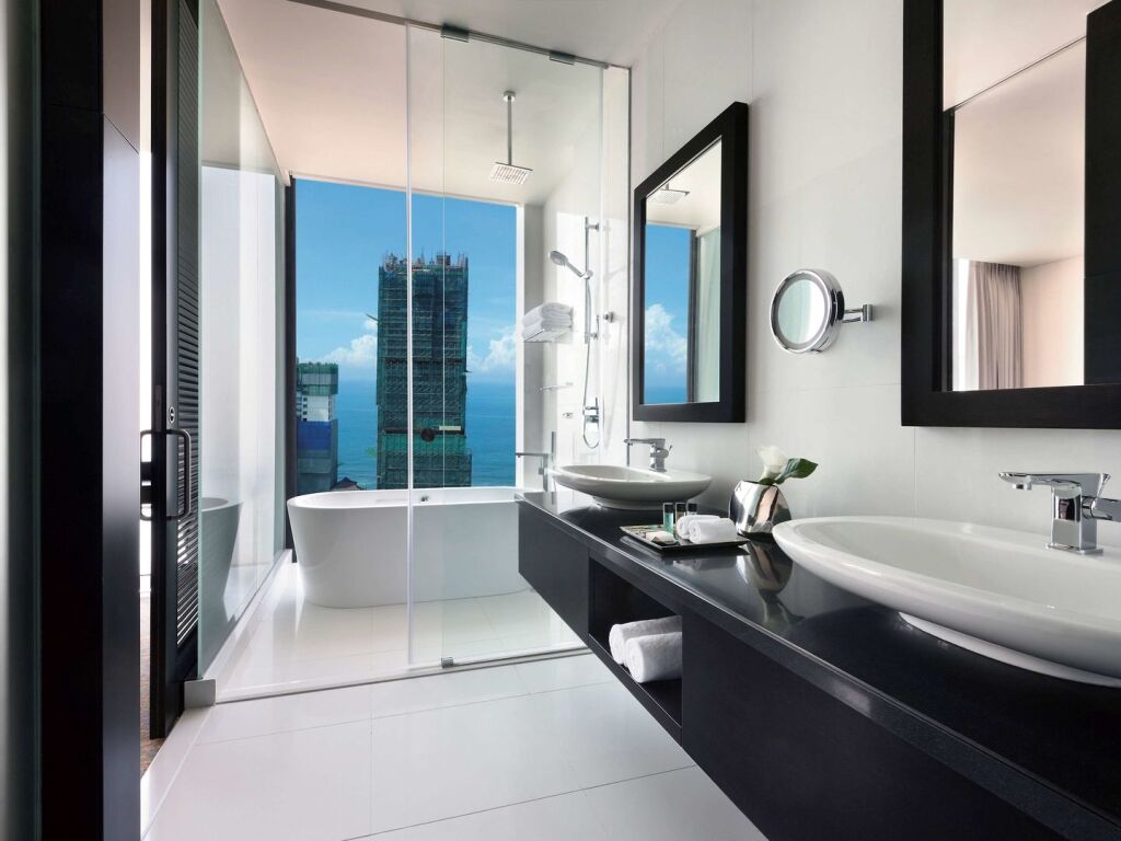 Movenpick Hotel Colombo
