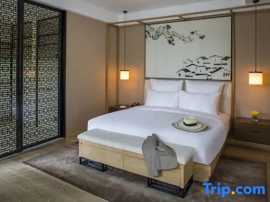 1 Bedroom Deluxe Suite