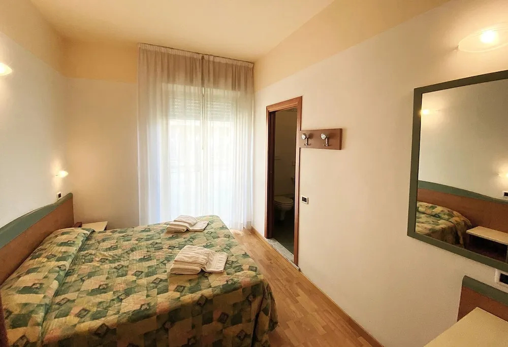 Standard Double room with balcony (full double bed)