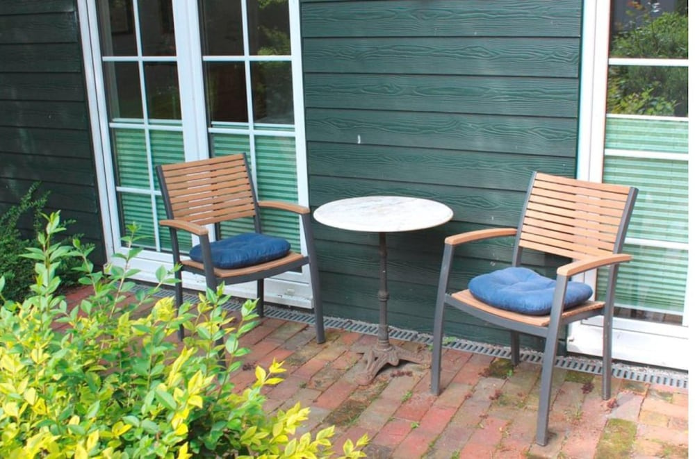 Ferienwohnung am Deich mit Terrasse in Burhave