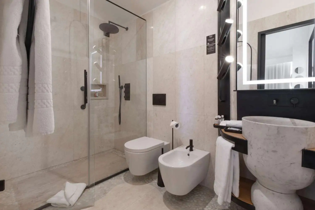 1 Bedroom Deluxe Suite