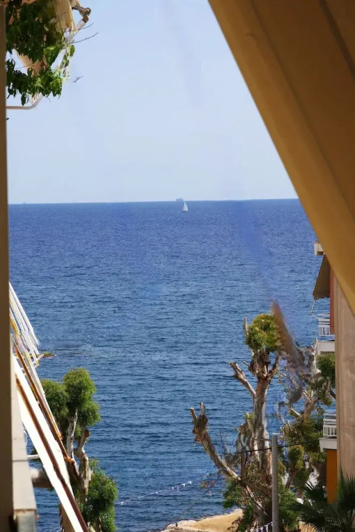 Violeta s Seaview Apartment in Piraeus