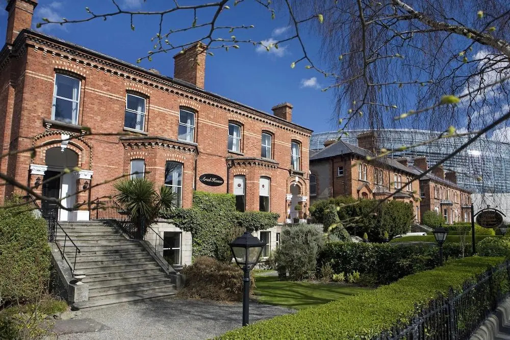 Ariel House — фото