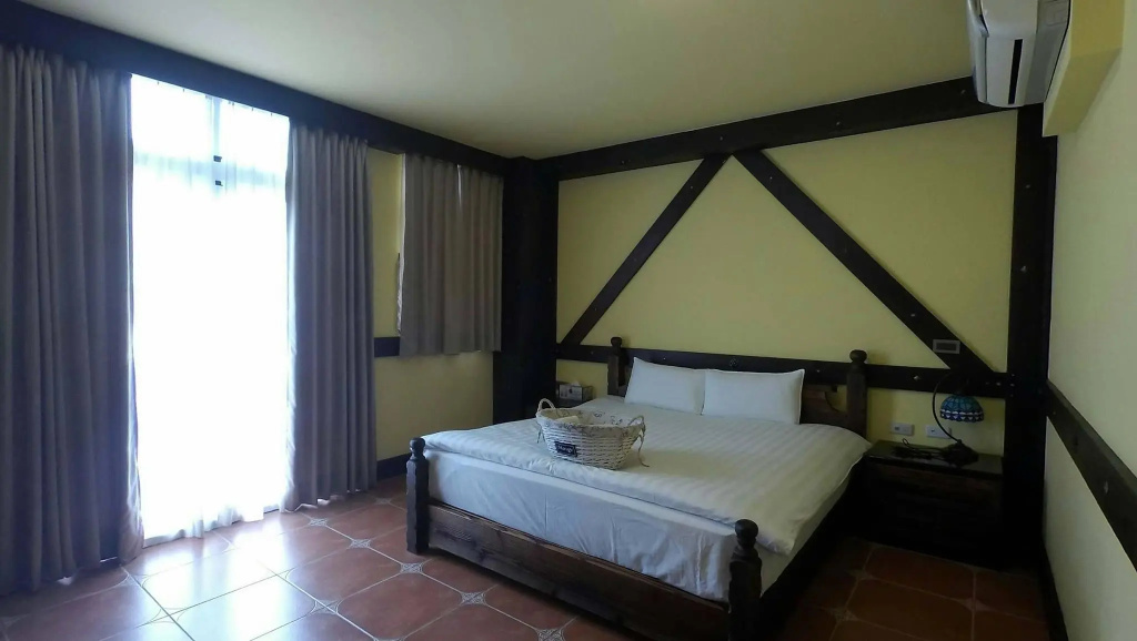 Standard Double room (full double bed)