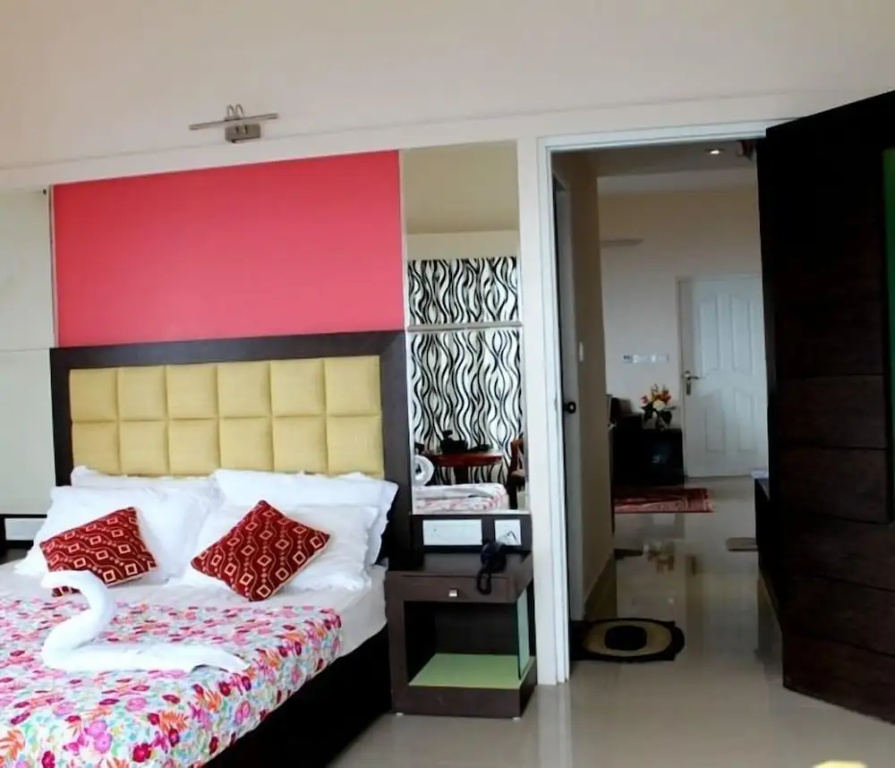 Double Suite (full double bed)