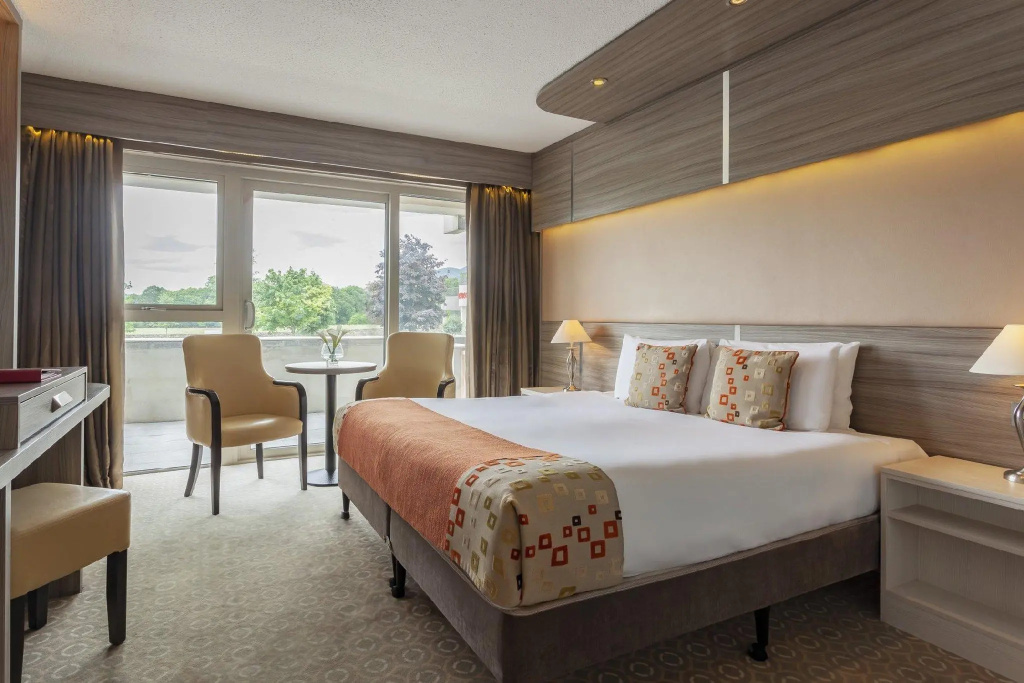 Standard Double room with balcony (full double bed)