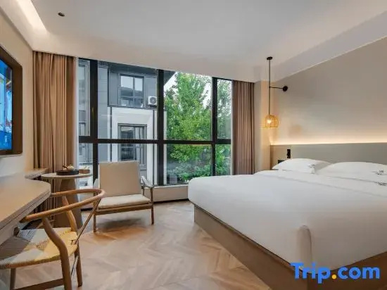 Standard Double room with garden view (full double bed)