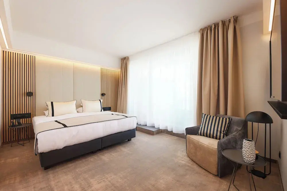 Suite with balcony