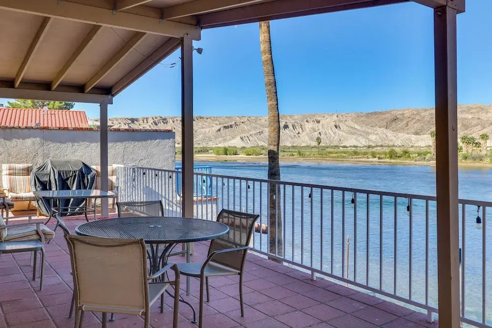 Riverfront Bullhead City House w/ Balcony! — фото 2