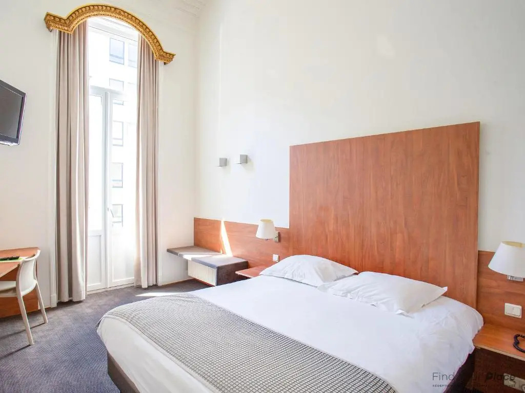 Double room (full double bed)