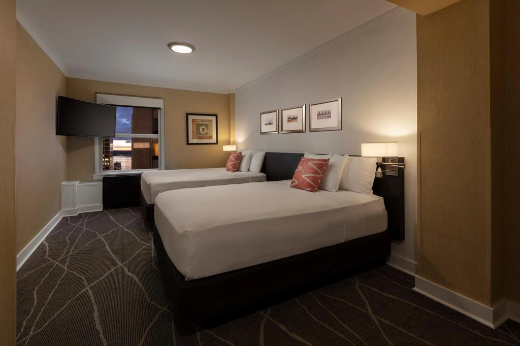 Executive Hotel Pacific — 5