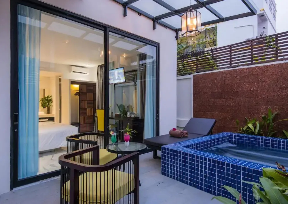 Suite with balcony