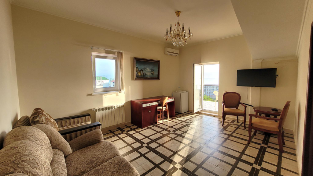 3 Bedrooms Suite with balcony